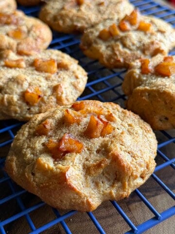 easy apple breakfast biscuits