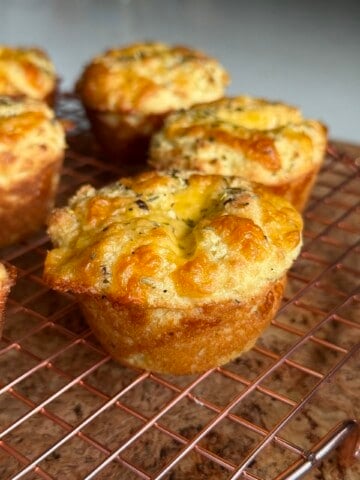 easy almond flour dinner biscuits