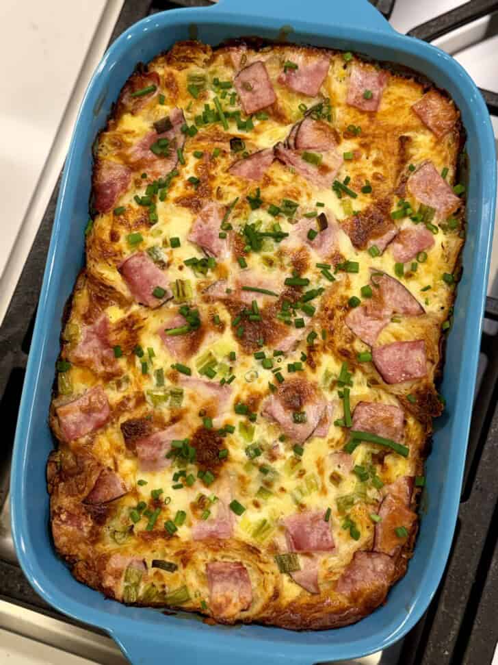 easy ham, egg + cheese croissant bake