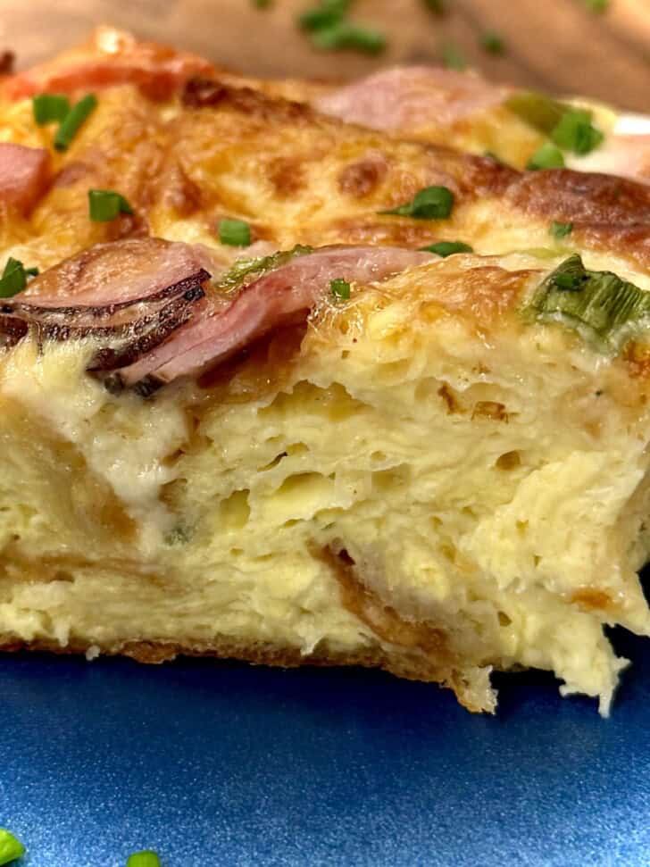 easy ham, egg + cheese croissant bake