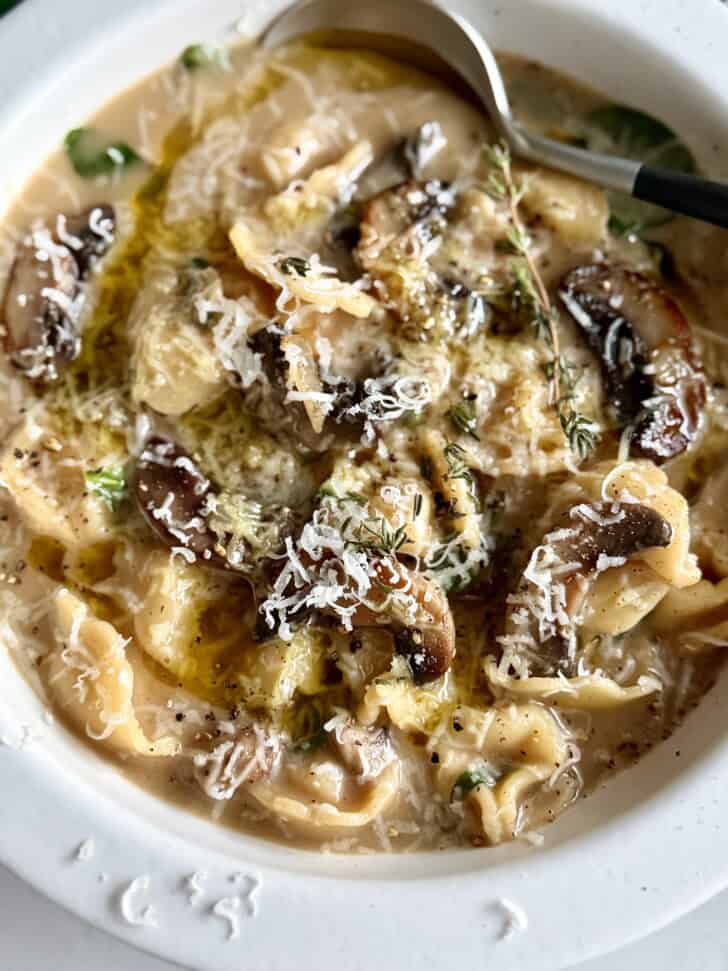 creamy mushroom + spinach tortellini soup