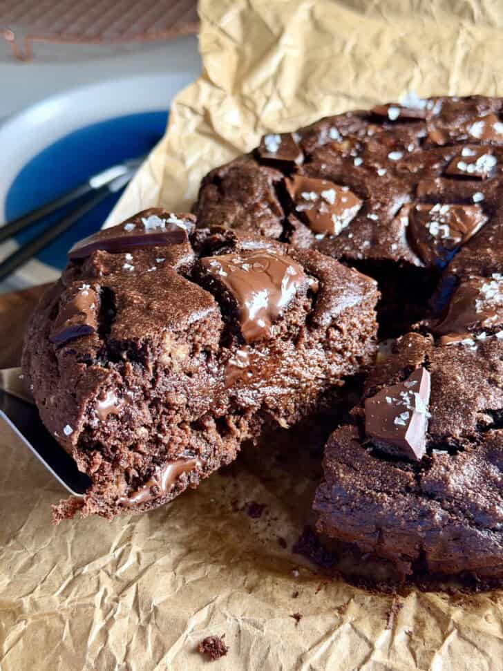 healthier fudgy chocolate chunk banana cake