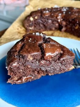 healthier fudgy chocolate chunk banana cake