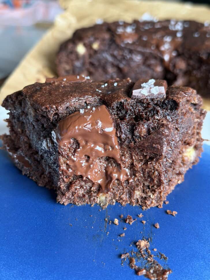 healthier fudgy chocolate chunk banana cake