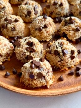 4 ingredient coconut date balls