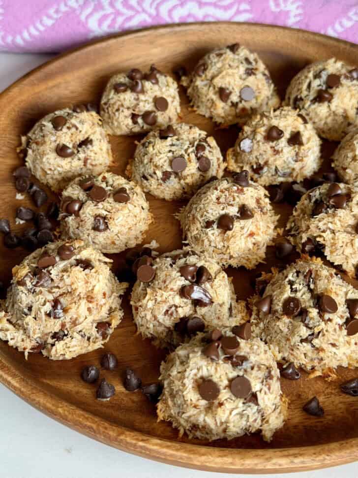 4 ingredient coconut date balls