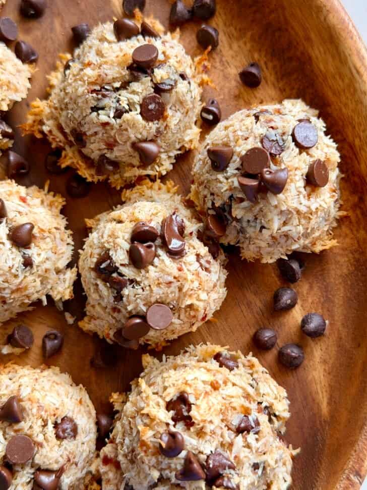 4 ingredient coconut date balls