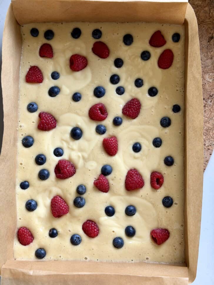 easy berry ricotta cheese cake