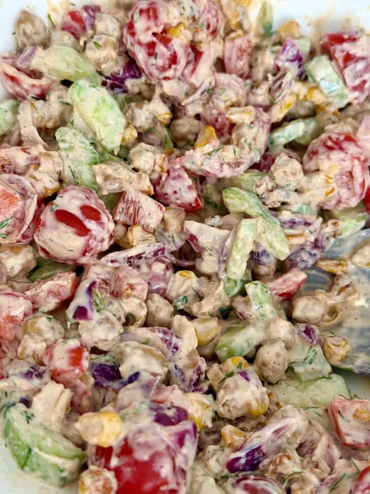 high protein creamy cucumber + chickpea salad