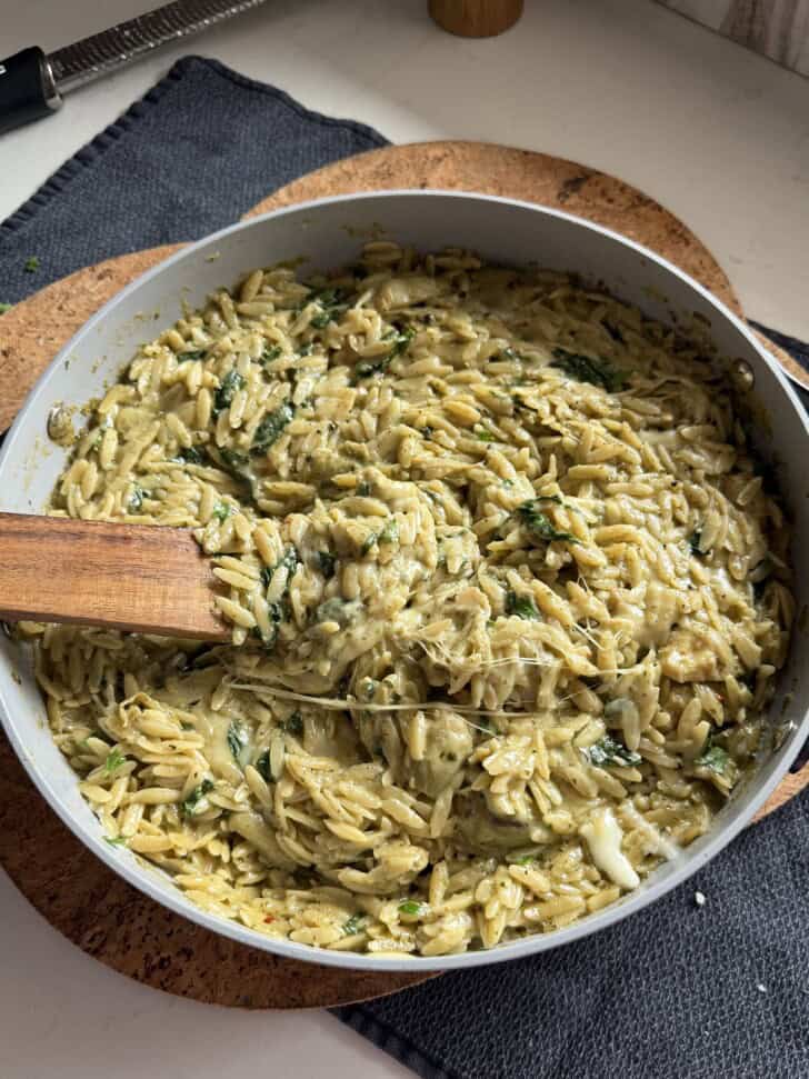 creamy spinach artichoke orzo